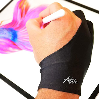Artist glove for iPad drawing by Articka.